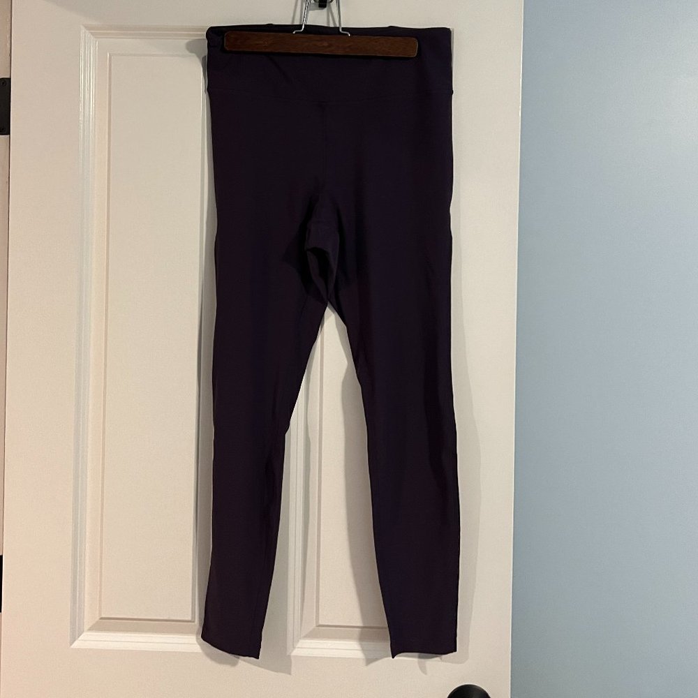 Spalding Purple Athletic Leggings SIZE MEDIUM